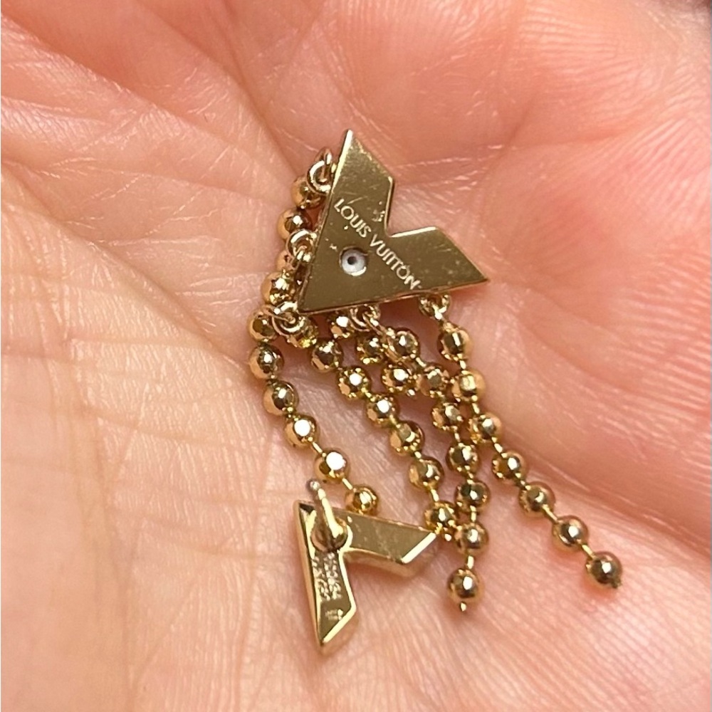 Authentic Louis Vuitton HTF Essential V Boucle Fringe Gold tone Earrings - Picture 10 of 13